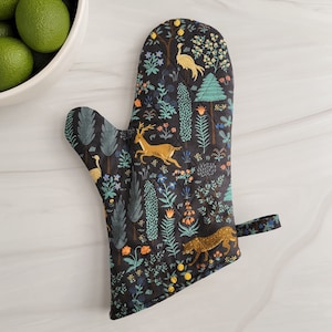¡NUEVO! Guante de cocina Rifle Paper Co, Guante de cocina Menagerie, Juego de guantes de cocina Peacock y Jaguar, Accesorio de cocina moderno, Set de regalo para despedida de soltera