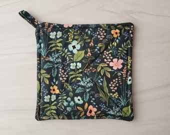 Handmade Rifle Paper Co Pot Holder, Rifle Paper Potholder, Spring Kitchen Accessory, Floral Mother's Day Gift for Mom, Thick Potholder