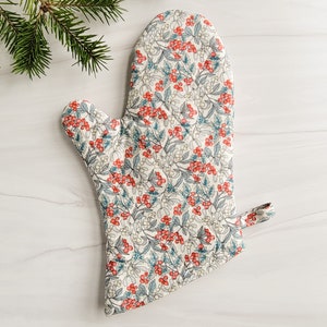 New! Handmade Liberty of London Christmas Oven Mitt, Festive Quilted Oven Mitt, Secret Santa Gift, Holiday Liberty Decor, Teacher Gift Idea