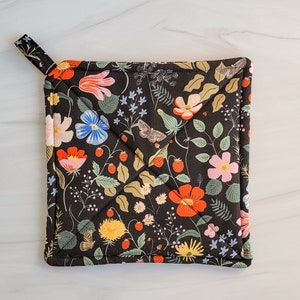 Handmade Rifle Paper Co Pot Holder, Rifle Paper Potholder, Spring Kitchen Accessory, Floral Mother's Day Gift for Mom, Thick Potholder