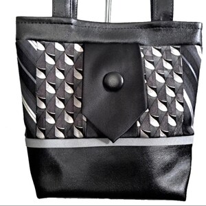Cartera, bolso o libreta de bolsillo en negro, gris y blanco, corbatas recicladas, piezas únicas