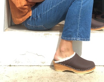 chaussures suedoise semelle bois