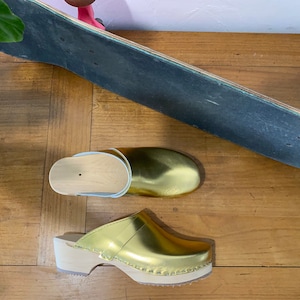 Swedish golden leather clogs, wooden clogs, handmade, gold, low heels, women&#39;s clogs, Clogs, low heel, swedishclogs, orthopedic, wood sole