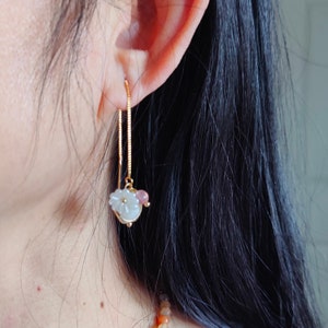 Orecchini a forma di fiore di giada, orecchini pendenti riempiti in oro 14k, orecchini a cerchio in giada, orecchini bianchi, regalo per lei