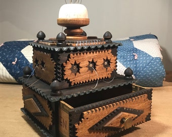 Boîte à couture Tramp Art