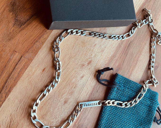 Men’s Figaro Chain with Name  Bars