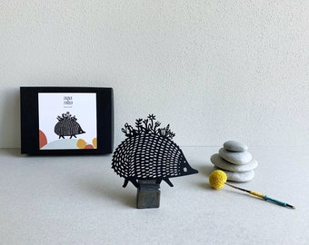 Paper cut "flower hedgehog" // gift box