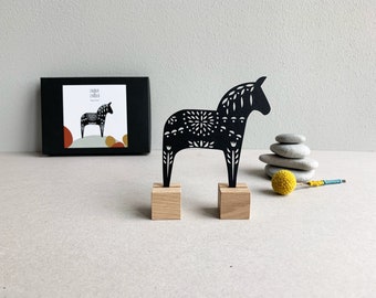 Paper cut "Dala Horse" = Gift box
