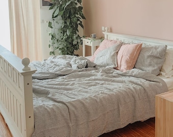 Classic Linen Duvet Cover Set - Effortlessly Stylish Bedding for Cozy Bedroom. Modern Simplicity for Elegant Bedroom Makeover