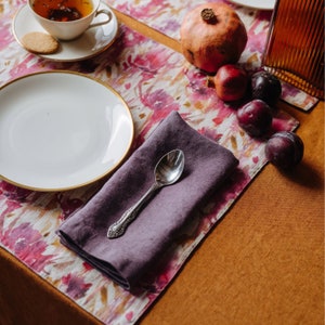 Montana Grape Linen Napkins. Set of Cloth Linen Napkins. Natural linen napkins. Purple linen napkins. image 3