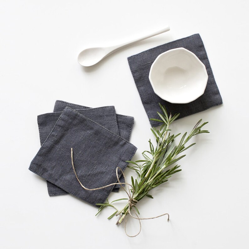 Set of 4 Dark Grey Washed Linen Coasters. Stone washed linen coasters. Square Cups and mugs linen coaster. Drink coasters. zdjęcie 1