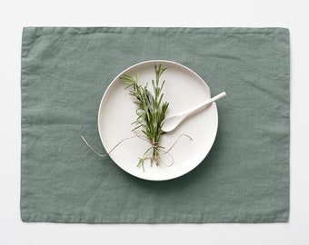 Green Linen Placemats. Fall Table Decor. Linen placemat for dining table serving. Rustic dining placemat for holidays.