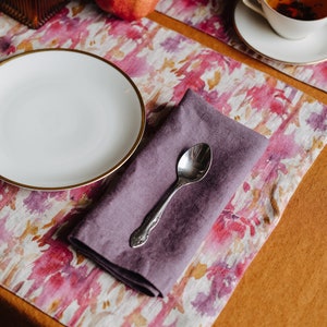 Montana Grape Linen Napkins. Set of Cloth Linen Napkins. Natural linen napkins. Purple linen napkins. image 2