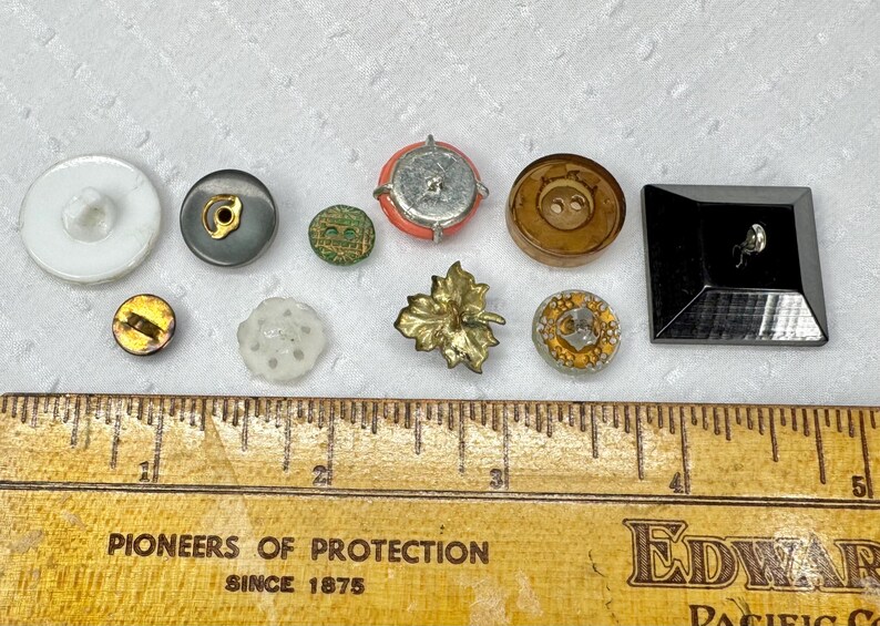 Fancy Button Shape Vintage Fancy Button Assortment - Etsy