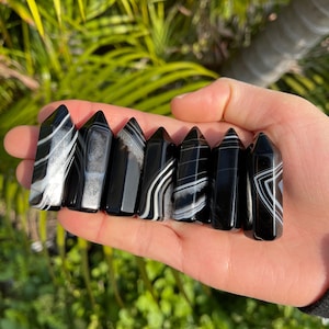 Mini Onyx Tower: Polished Black Agate Crystal Point (42mm)