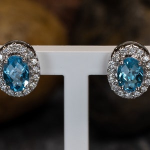 14K Weißgold Blautopas und Diamant Ohrringe
