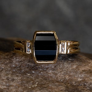 14k Yellow Gold Onyx and Diamond Ring