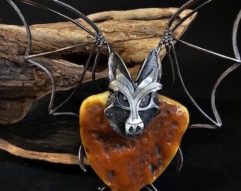 Riesiger Bernstein-Fledermaus-Anhänger | Tierschmuck aus baltischem Bernstein | Beeindruckende handgefertigte Silberkette | Einzigartiges Geschenk für Fledermausliebhaber