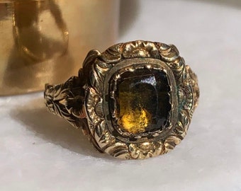 Heavily Chased 18ct gold Georgian Citrine Paste Ring