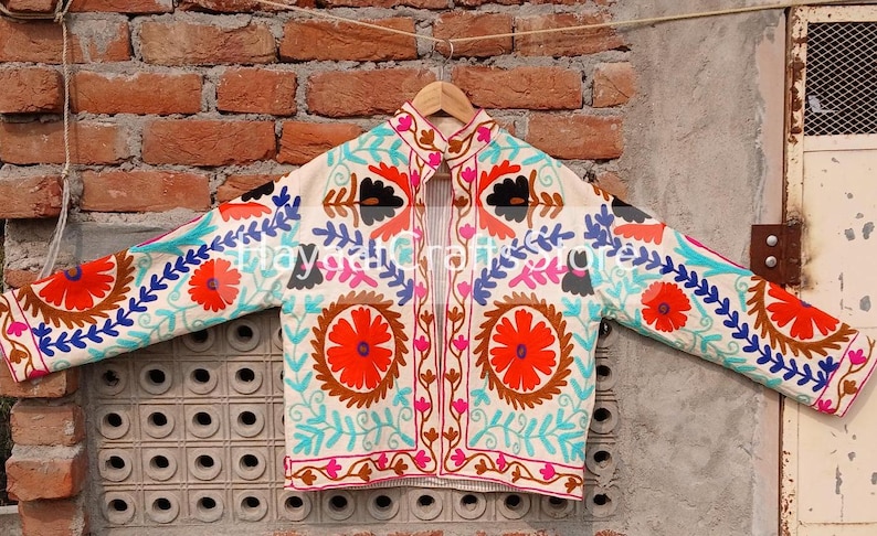 Vest Ethnique Femme
Suzani Jacket
Suzani
Embroidery Jacket
Jacket
Vintage Jacket
Woven Jacket Japanese
Womens Colorful Jacket
Embroidered Cardigan Women
Embroidered Bomber Jacket
Coats and Jackets
Suzani Bomber Jacket
Handmade Suzani
Guatemalan Blaze
