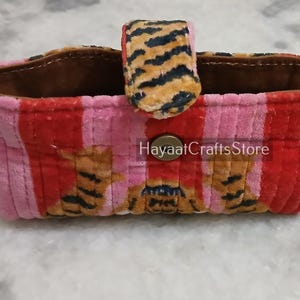 TIGER PRINT velvet sunglasses case, minimalist glasses protector, sunglasses pouch, gift for girlfriend, velvet accessories, eyeglass