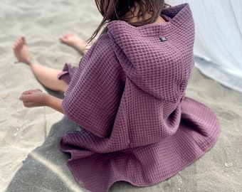 Badeponcho Waffelpiqué Mauve Beere Kapuzenhandtuch Baby Kinder in vielen verschiedenen Farben Wabenstoff Personalisierbar durch Bestickung