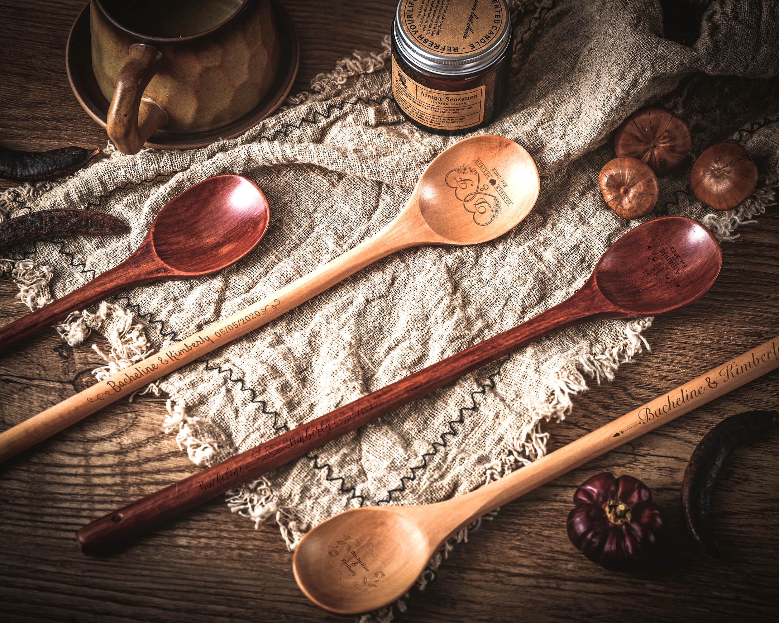 Set Da 2 Cucchiai Di Legno Ispirati Allo Spazio - Regalo Originale Per Cuochi, In Faggio 30cm - 3
