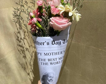 Envoltura de ramo de flores de periódico personalizada para el Día de la Madre (plantilla de Canva)