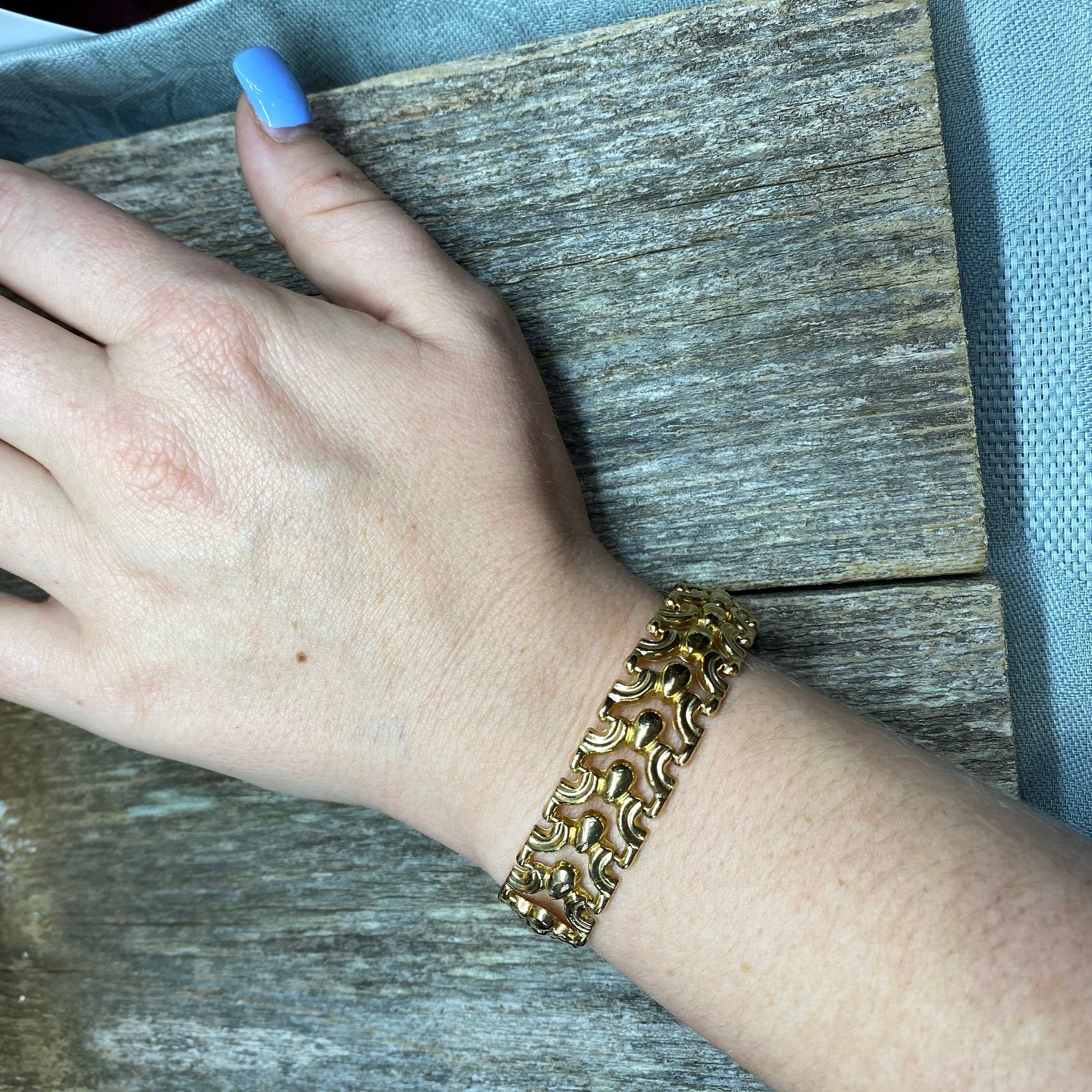 14k Yellow Gold Bracelet with a Unique Pattern Etsy