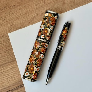 Bolígrafo de pintura Petrykivka: regalo de recuerdo ucraniano Bolígrafo vintage hecho a mano en estuche marrón Flores pintadas a mano Arte Petrykivka