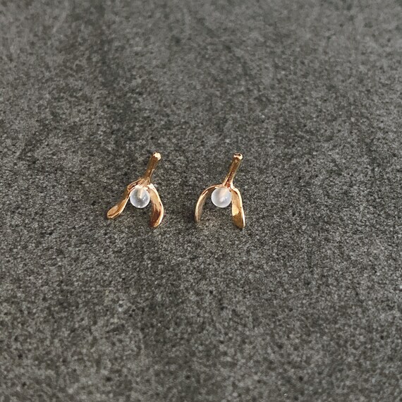 Christmas Mistletoe 10ct Gold Stud Earrings with Moonstone Japanese Jewellery Rare Earrings