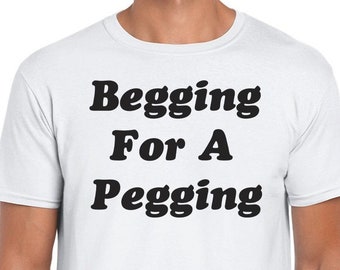 Bitte um ein Pegging, Junggesellinnenabschied Shirt, Jungen Urlaub T-Shirt, Shirt für Bräutigam Herren Ich liebe meine Freundin T-Shirt Geschenk Witz Geburtstag Silvester