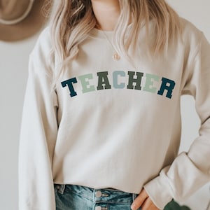 Vintage 4k Teacher Sweatshirt, 3k Retro Teacher Crewneck Sweater, Teachers Day, Teacher Appreciation Gift, Sweatshirt Women, From Student