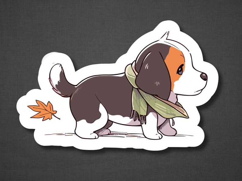 Puede incluir: Una ilustraci&oacute;n de dibujos animados de un cachorro beagle marr&oacute;n, blanco y naranja que lleva una bufanda verde y camina con una hoja de arce marr&oacute;n y naranja detr&aacute;s de &eacute;l.