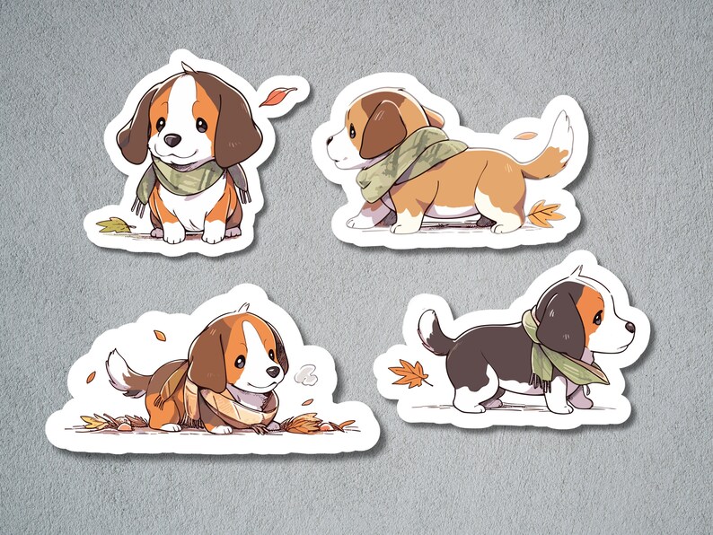 Puede incluir: Cuatro pegatinas ilustradas de cachorros beagle con bufandas y rodeados de hojas de oto&ntilde;o. Los cachorros son marrones, blancos y negros.