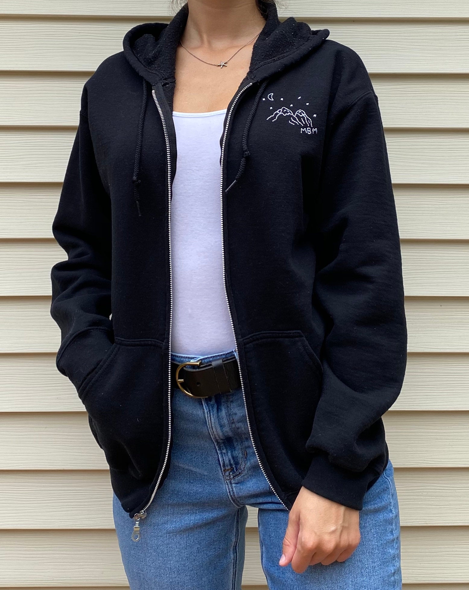 トップス BEEDEN EMBROIDERY JUST FIT ZIP HOODIE BEEDEN EMBROIDERY JUST FIT ZIP HOODIE