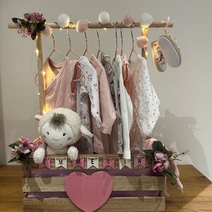 Portant à vêtements pour bébé * gâteau de couches * naissance de bébé
