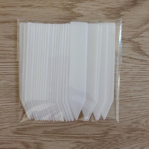 White Plastic Plant Labels 10cm | Small Labels | Durable | Fits Small sized Pots | Various Sizes | Clean & Minimalistic