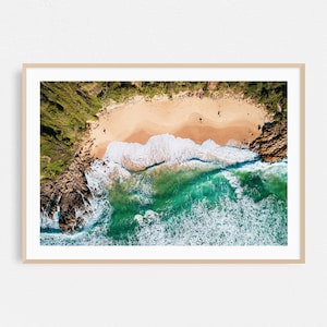 Shadow Surfers, stampa aerea senza cornice, fotografia di spiaggia, fotografia oceanica, decorazione costiera, arte murale, belle arti, tropicale, formato A3, 16x24, 24x36