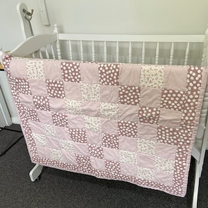 Cute as a Button Baby Quilt