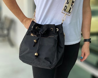 Black Bucket Bag | Choose Your Strap (1)