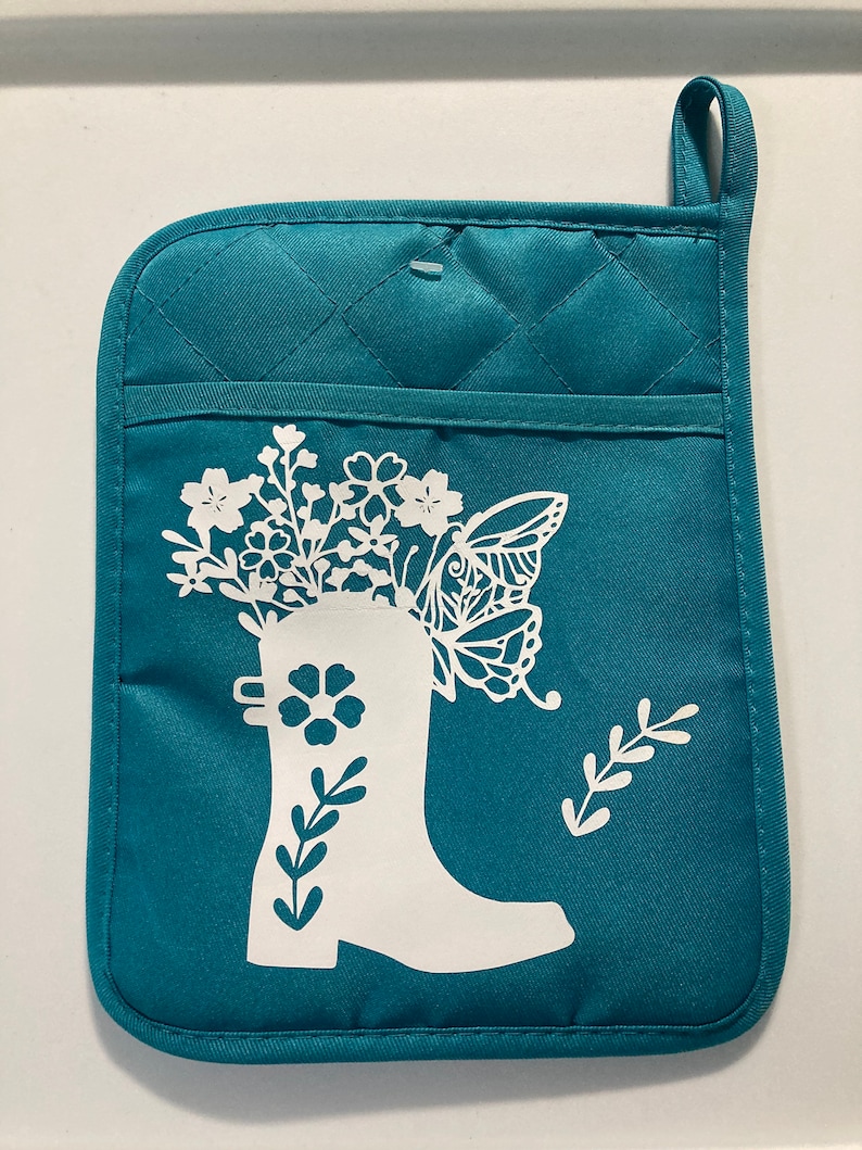 oven mitt,fun kitchen Neoprene pot holder with pocket small town girl sturdy and durable funny farm cute sayings
