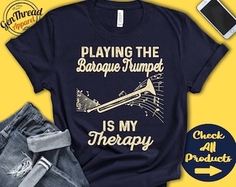 Camiseta para Trompetista Barroco | Presente Ideal para Trompete | Banda Marcial | Músico | Música | Instrumento | Minha Terapia | Regata com Capuz | A2526