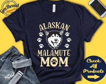 Pode incluir: Camiseta azul marinho com um gráfico branco de um cão Alaskan Malamute e o texto "Alaskan Malamute Mom".
