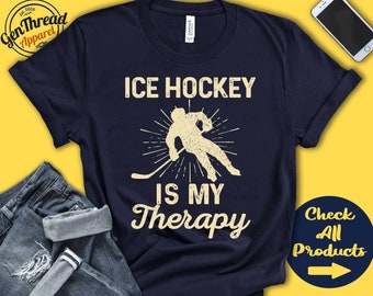 Koszulka hokejowa | Hokej na lodzie to moja terapia | Prezent dla hokeisty | Kochanek | Trener | Drużyna | Gry z kijem i piłką | Sport | Bluza z kapturem | A2166