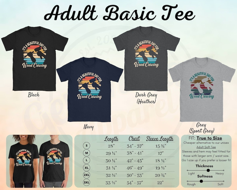 Puede incluir: Una camiseta negra, azul marino, gris oscuro (jaspeado) y gris (gris deportivo) con un gr&aacute;fico de estilo vintage que dice "It's a beautiful day for wood carving". La camiseta est&aacute; disponible en tallas S-3XL. Se incluye una tabla de tallas con medidas en pulgadas para la longitud, el pecho y la longitud de la manga.