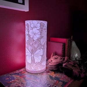 Art Nouveau Butterfly Lamp: 13 Colors, Remote Control, USB Powered.