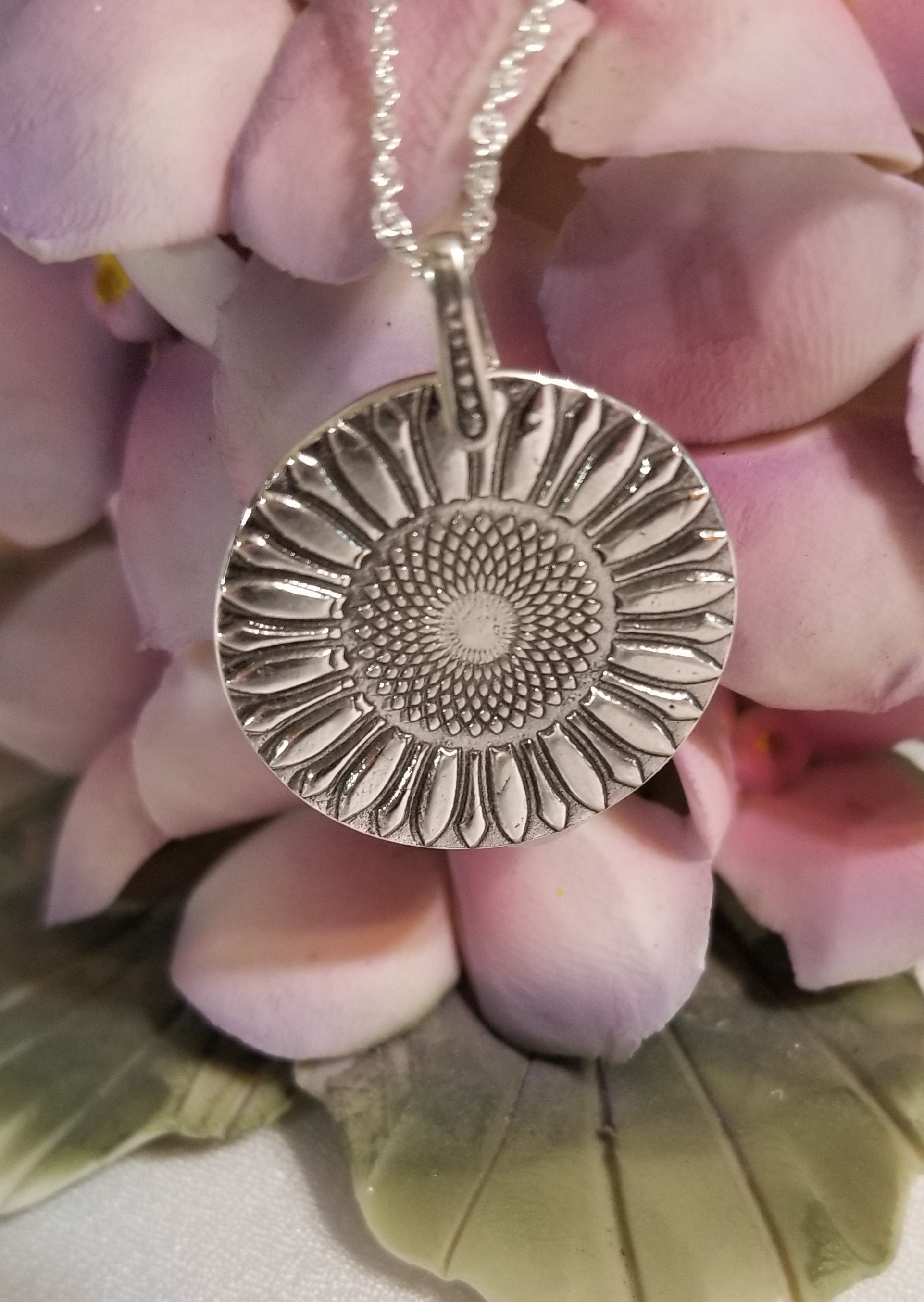 Silver sunflower pendant Clearance
