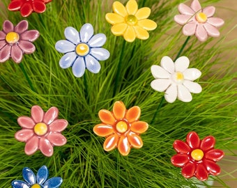 Keramik Kleines Gänseblümchen 7-tlg. - dekorative, einzigartige Keramikblume für Haus, Garten, kreative Dekoration und Geschenk – handgefertigt