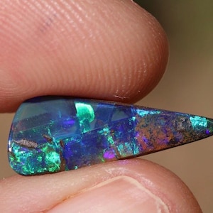Massiv australisk stenblockopal